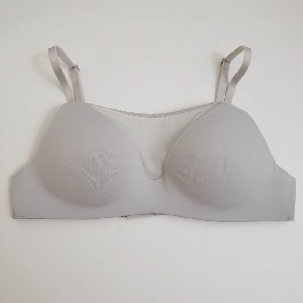 32A Victoria's Secret Light Gray No Wire Bra - Racerback Option Straps